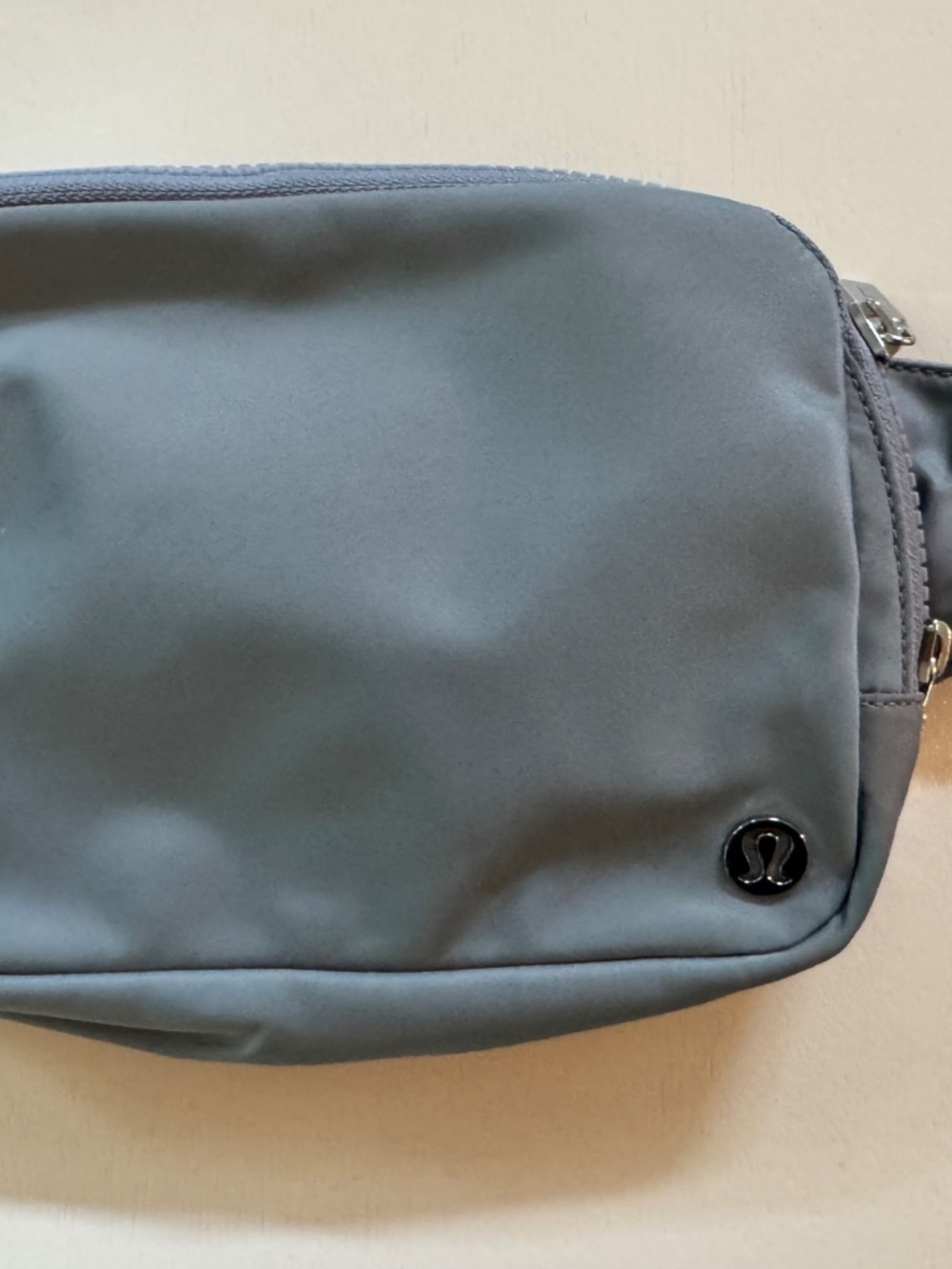 Lululemon Everywhere Belt Bag Large 2 L - Extended Strap- Color Silver Drop